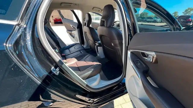 Volvo V40 view 14