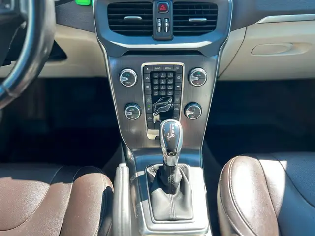 Volvo V40 view 12