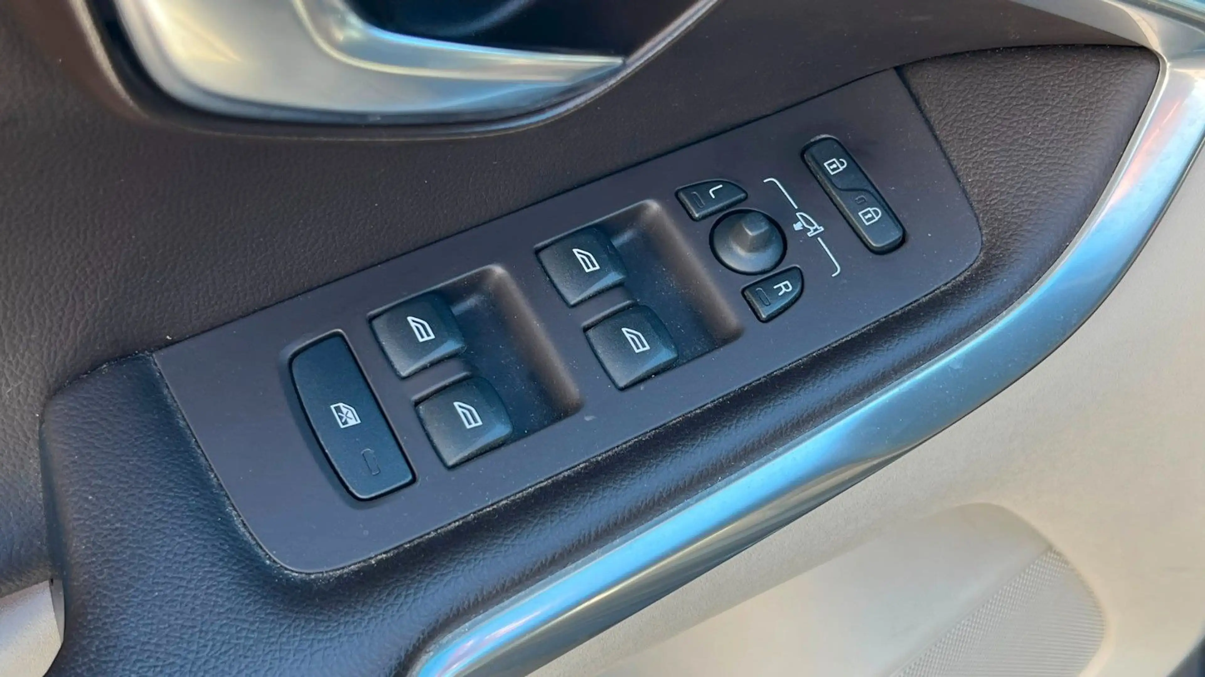 Volvo V40 D4 Summum KAM*STZHZ*AUT* — photo 11