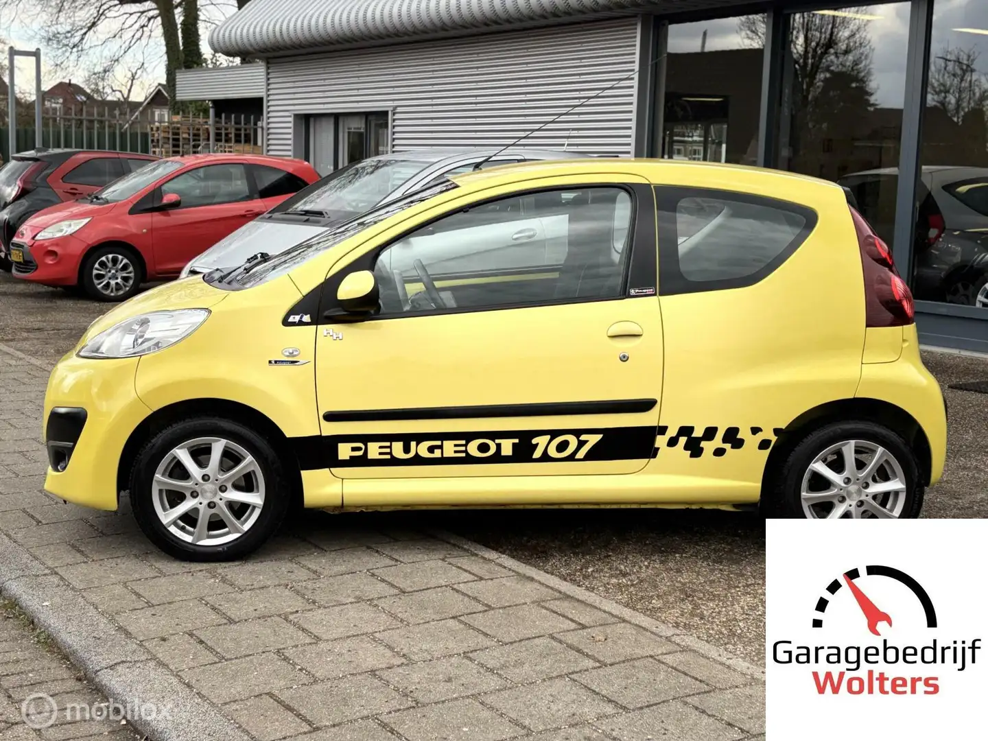 Peugeot 107 1.0-12V Sportium elec.pakket centr vergren. Geel - 2