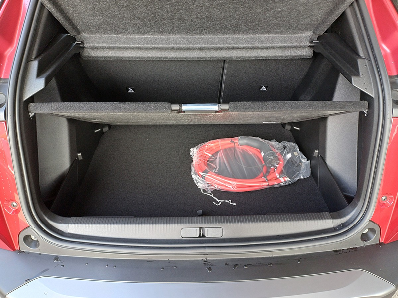 Peugeot e-2008 54kWh GT DEMO — photo 7