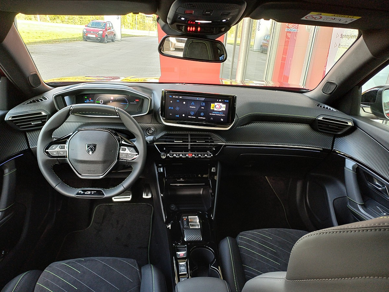 Peugeot e-2008 54kWh GT DEMO — photo 15
