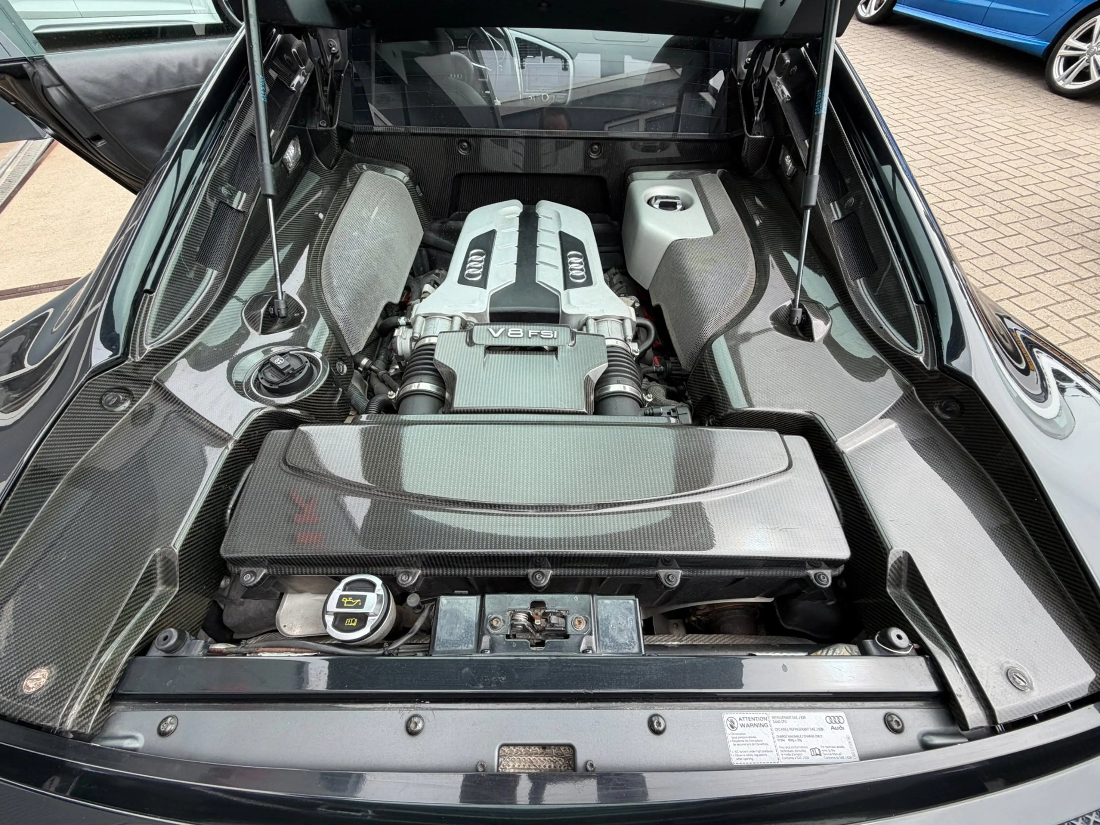 Audi R8 4.2 V8 FSI Quattro / Carbon / B&O / Alcantara / in — photo 42