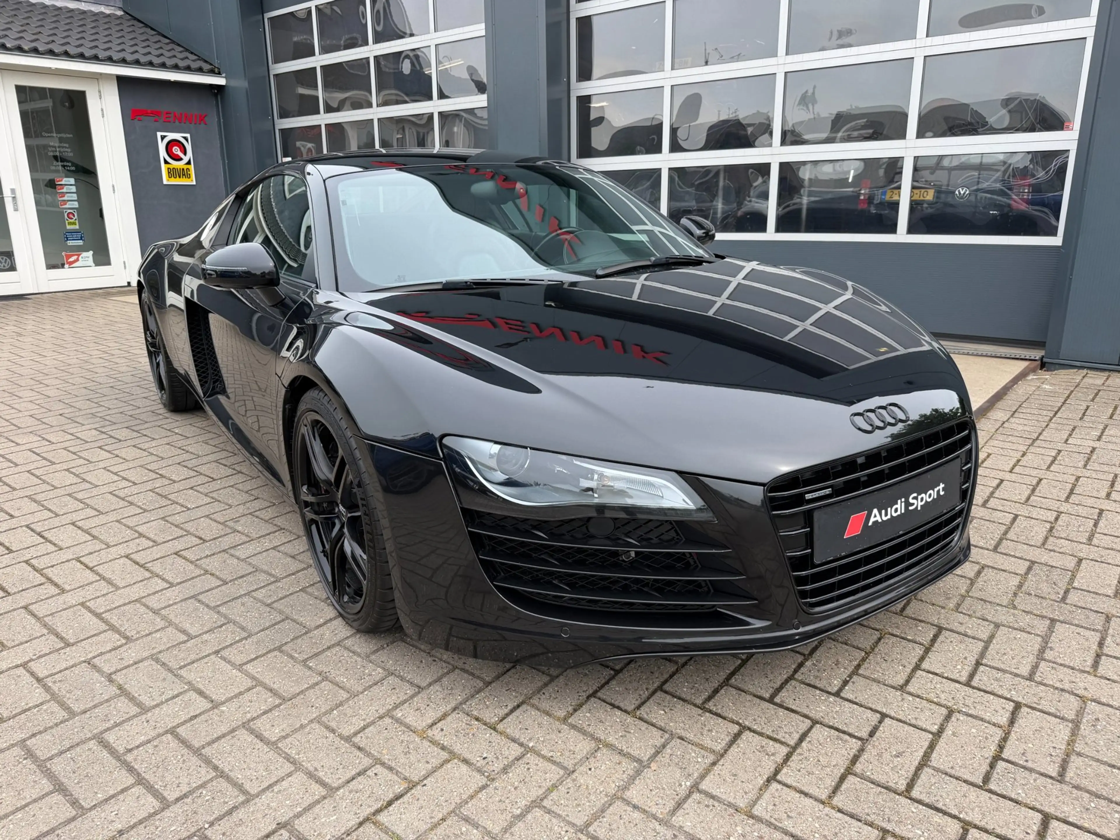 Audi R8 4.2 V8 FSI Quattro / Carbon / B&O / Alcantara / in — photo 2