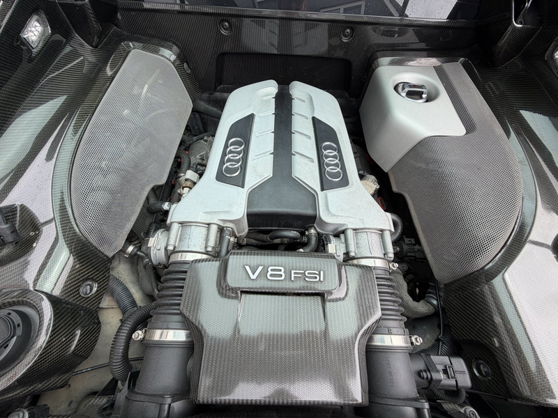 Audi R8 4.2 V8 FSI Quattro / Carbon / B&O / Alcantara / in — photo 43