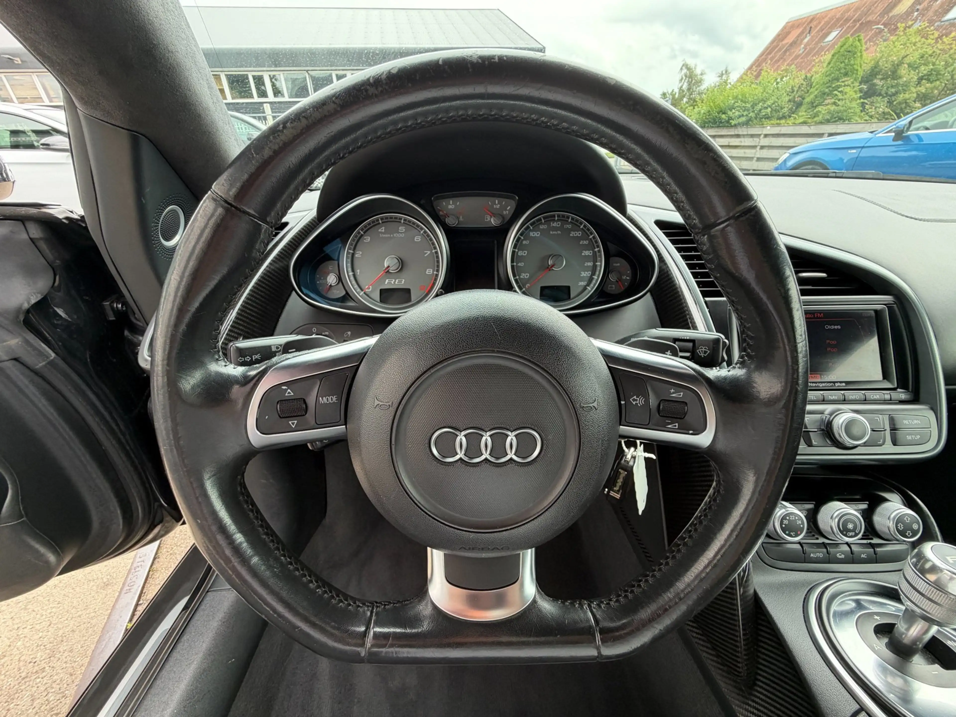 Audi R8 4.2 V8 FSI Quattro / Carbon / B&O / Alcantara / in — photo 35