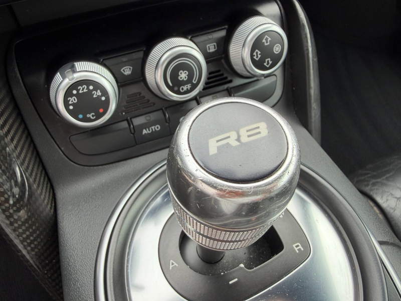 Audi R8 4.2 V8 FSI Quattro / Carbon / B&O / Alcantara / in — photo 38