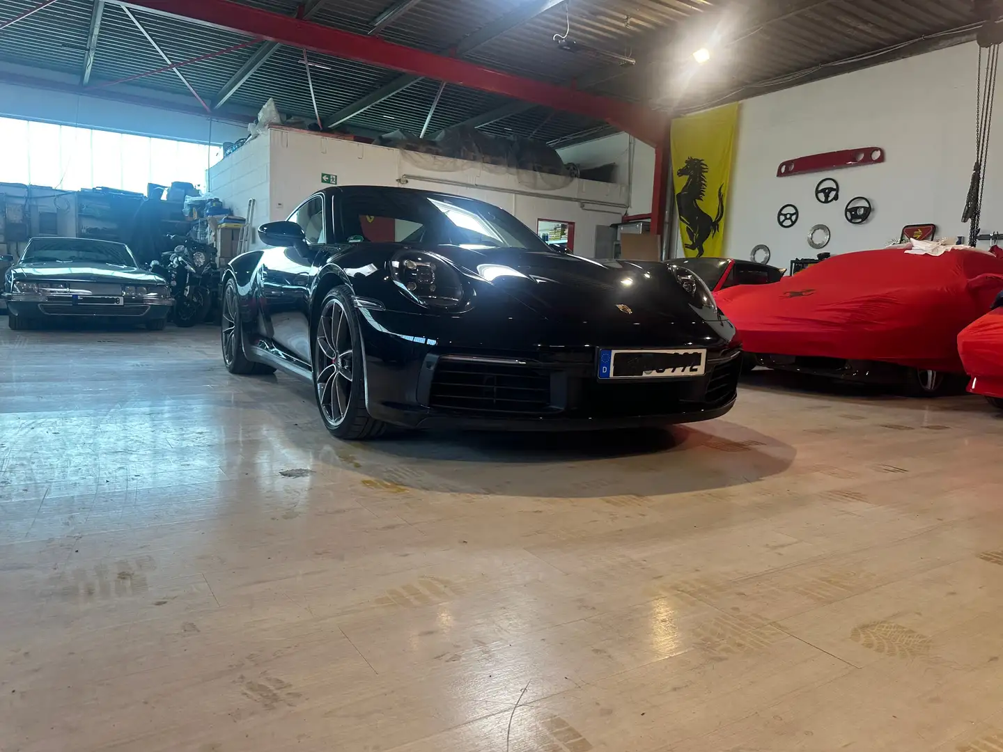 Porsche 992 Carrera 4 S Porsche Service und Approved Garantie Negro - 1
