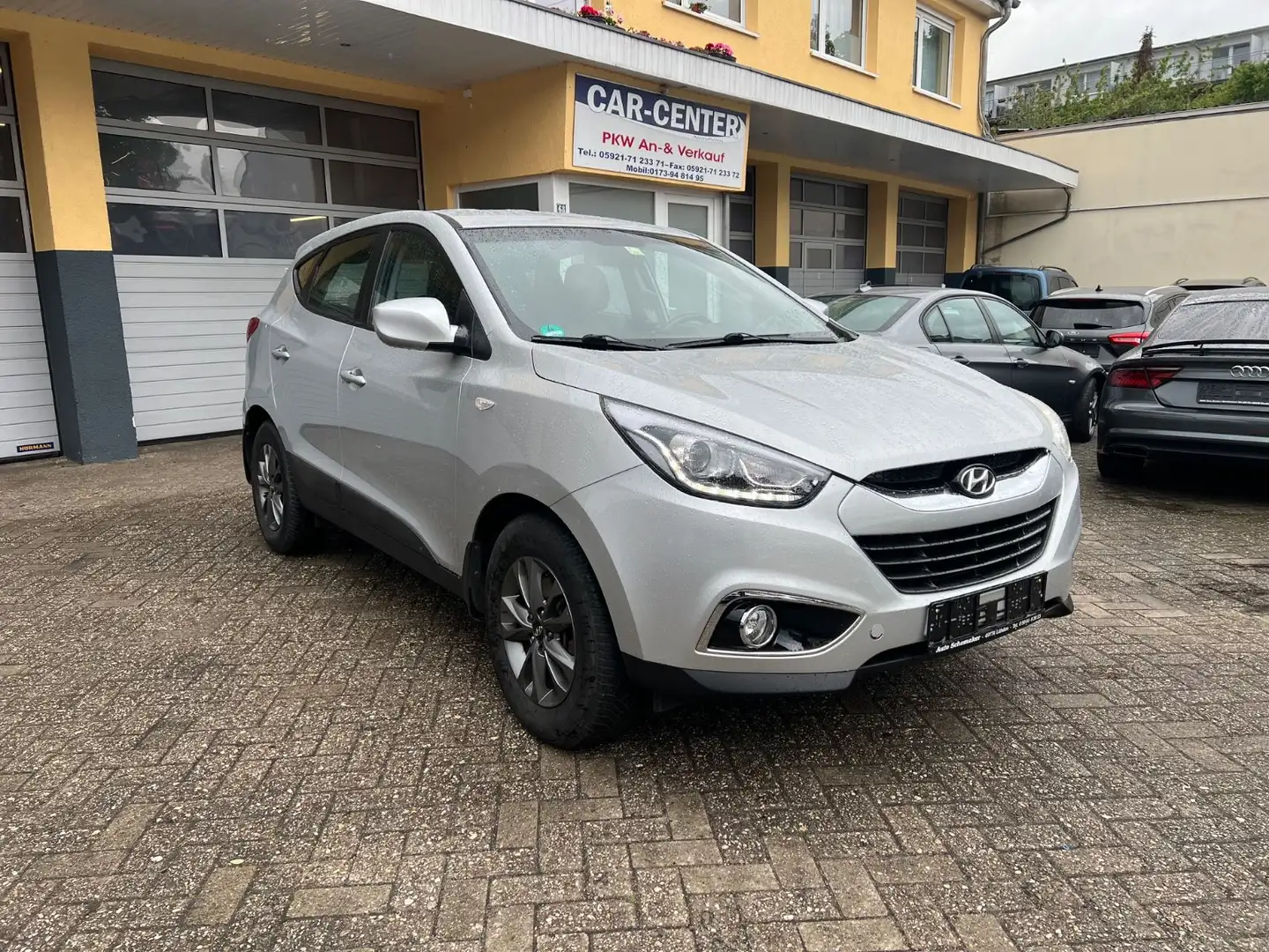 Hyundai iX35 2.0l CRDi Finale Silver Paket 4WD*AHK** Silber - 1