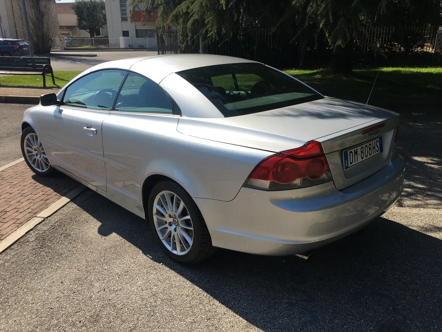 Volvo C70 C70 II 2005 CABRIO 2.4 d5 Momentum auto Argento - 1