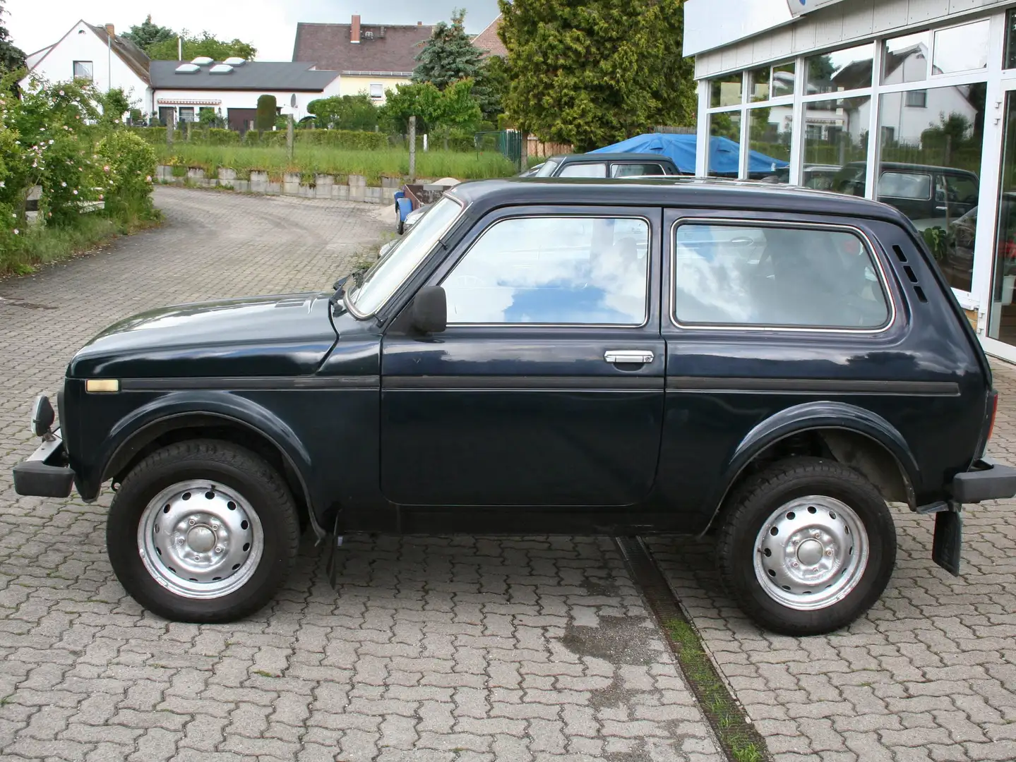 Lada 4x4 Taiga Verde - 1