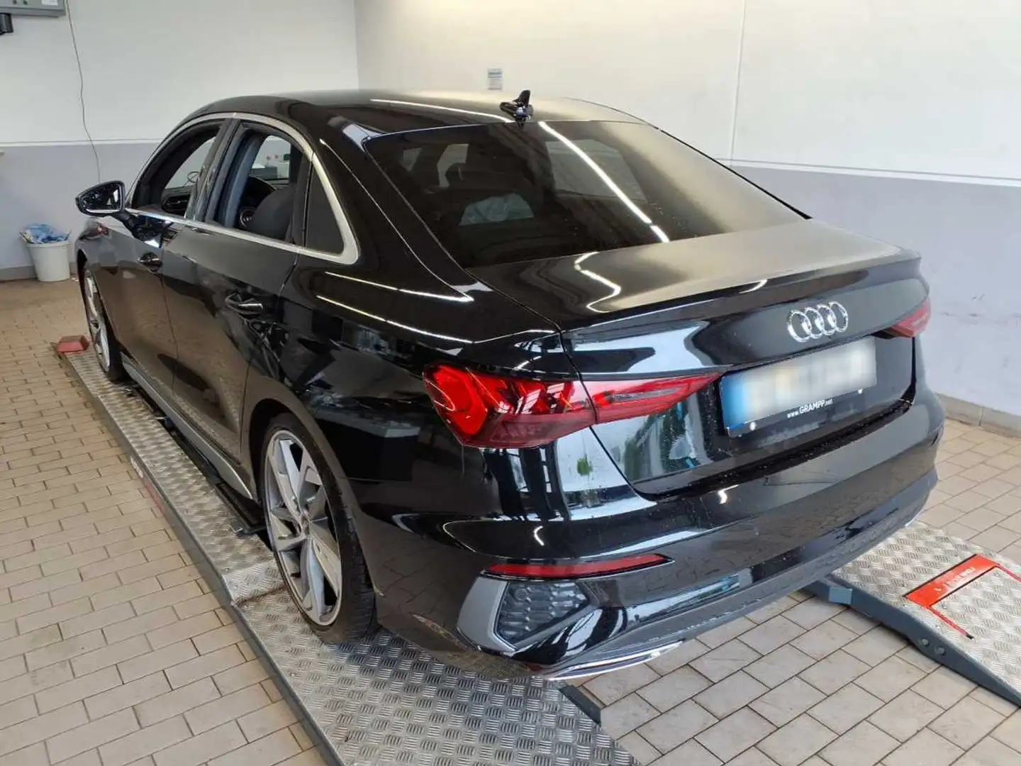 Audi A3 S line 35 TFSI S-tronic +LED+BUSINE Schwarz - 2