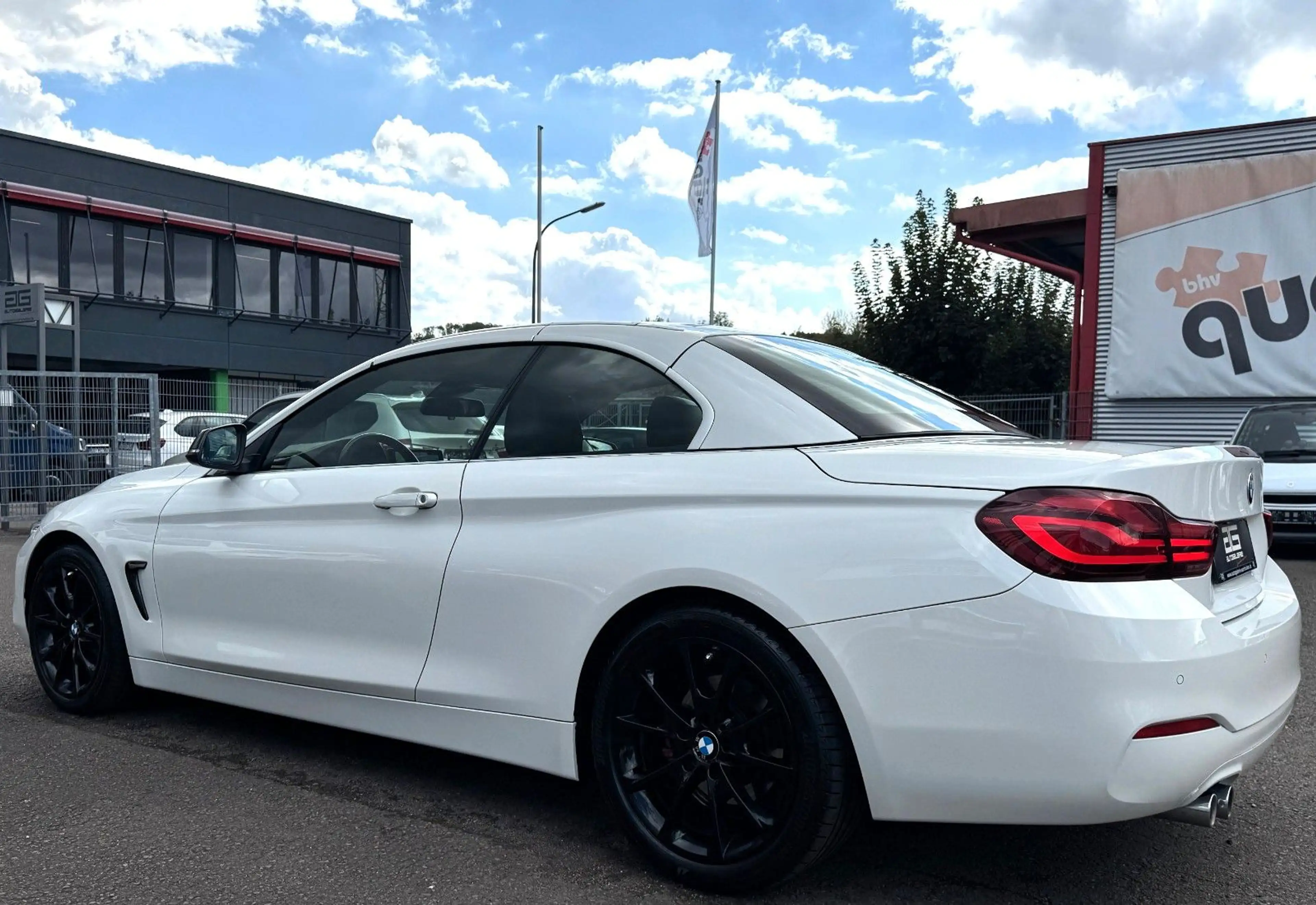 BMW 420 i Cabrio Autom. *LEDER/HUD/AIRSCARF/NAVI/LED* — photo 4
