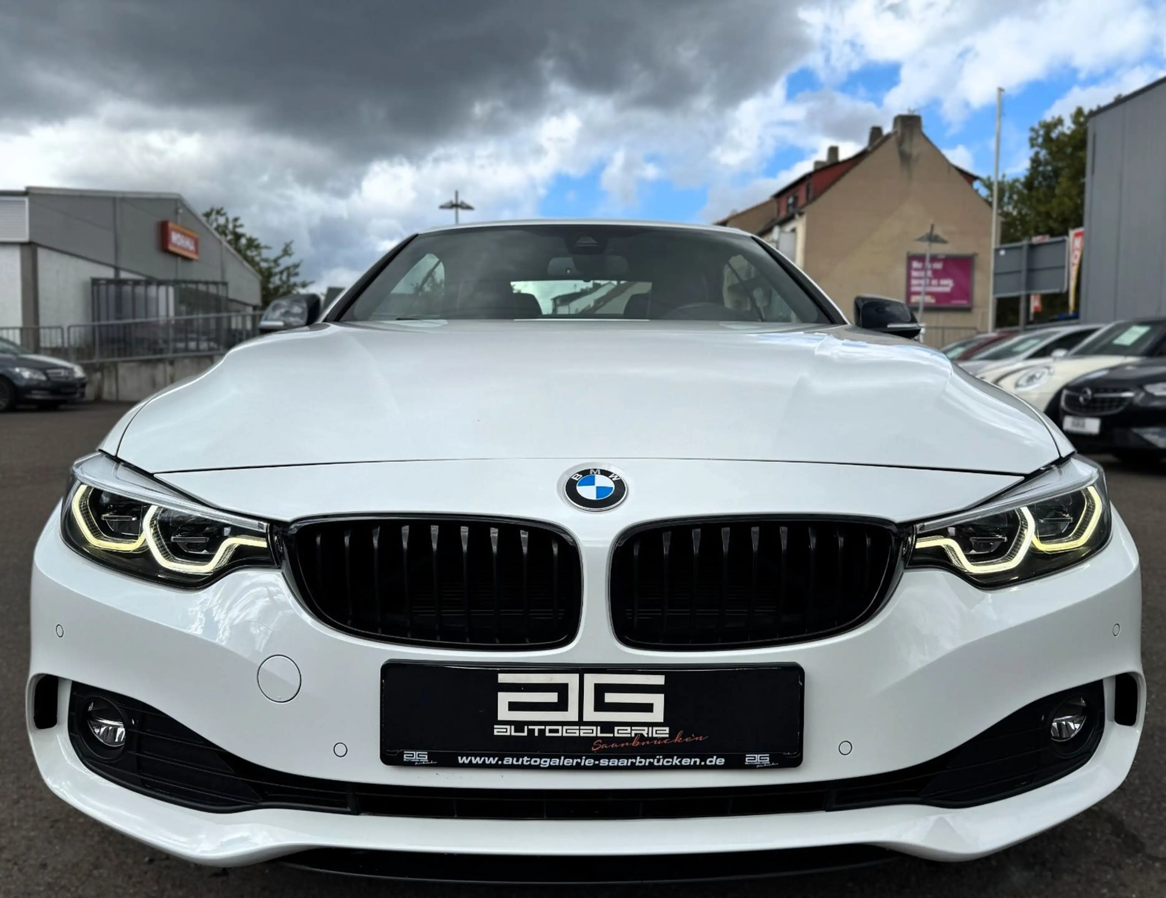 BMW 420 i Cabrio Autom. *LEDER/HUD/AIRSCARF/NAVI/LED* — photo 2