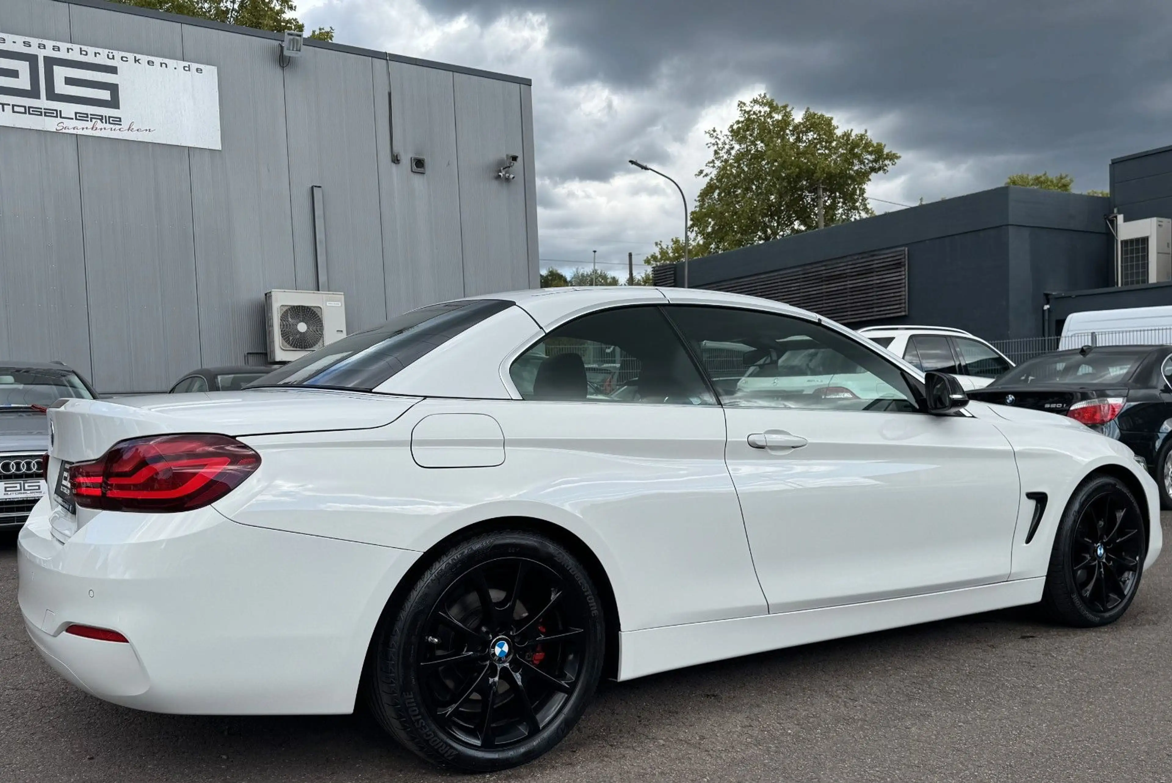 BMW 420 i Cabrio Autom. *LEDER/HUD/AIRSCARF/NAVI/LED* — photo 6