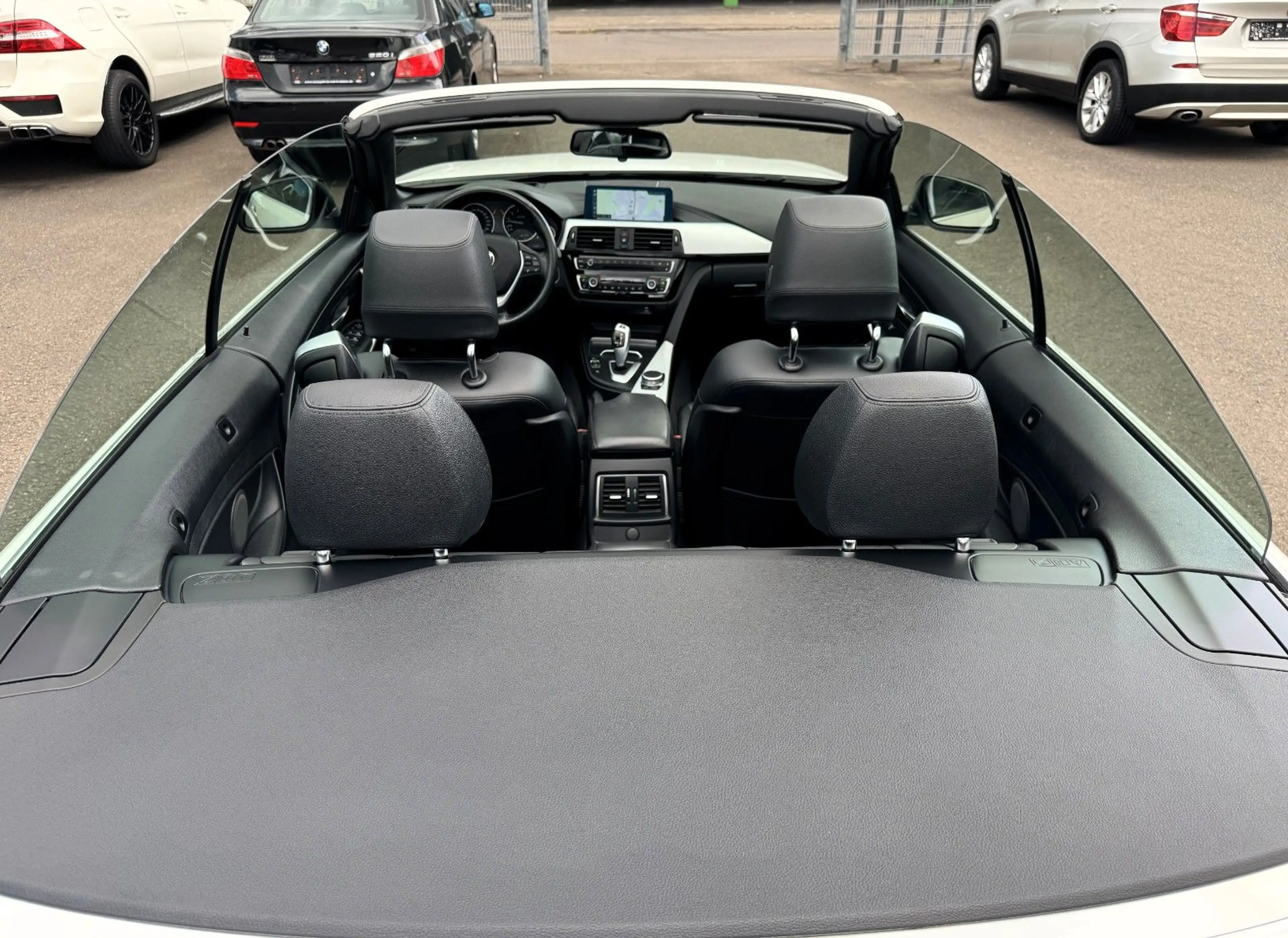 BMW 420 i Cabrio Autom. *LEDER/HUD/AIRSCARF/NAVI/LED* — photo 12