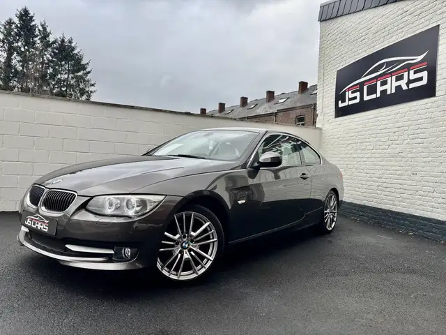 BMW 330 iA*Coupé*AUTOMATIQUE*VEHICULE IMPECCABLE*CARNET