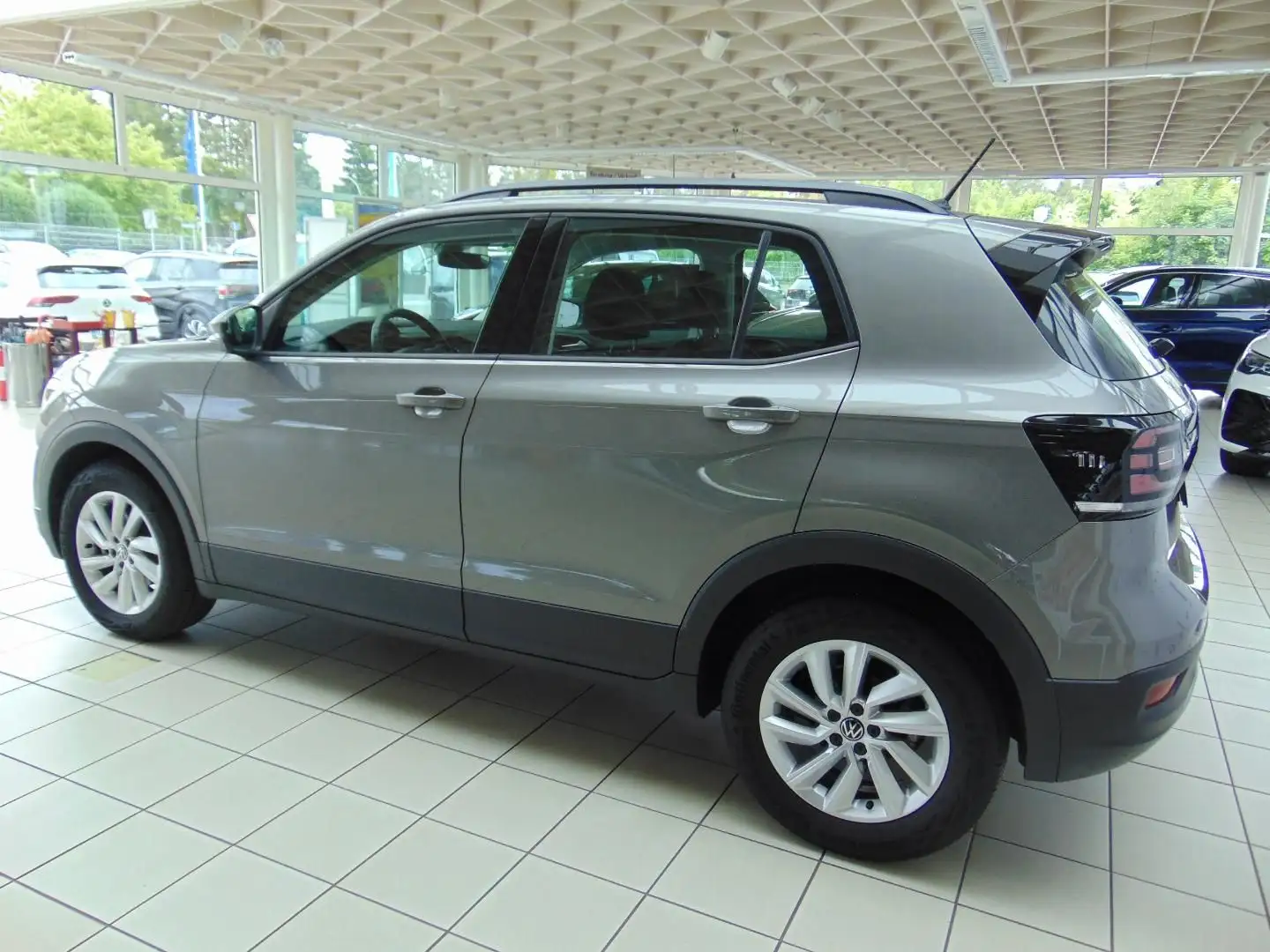Volkswagen T-Cross Life 1.0 TSI DSG Gris - 2