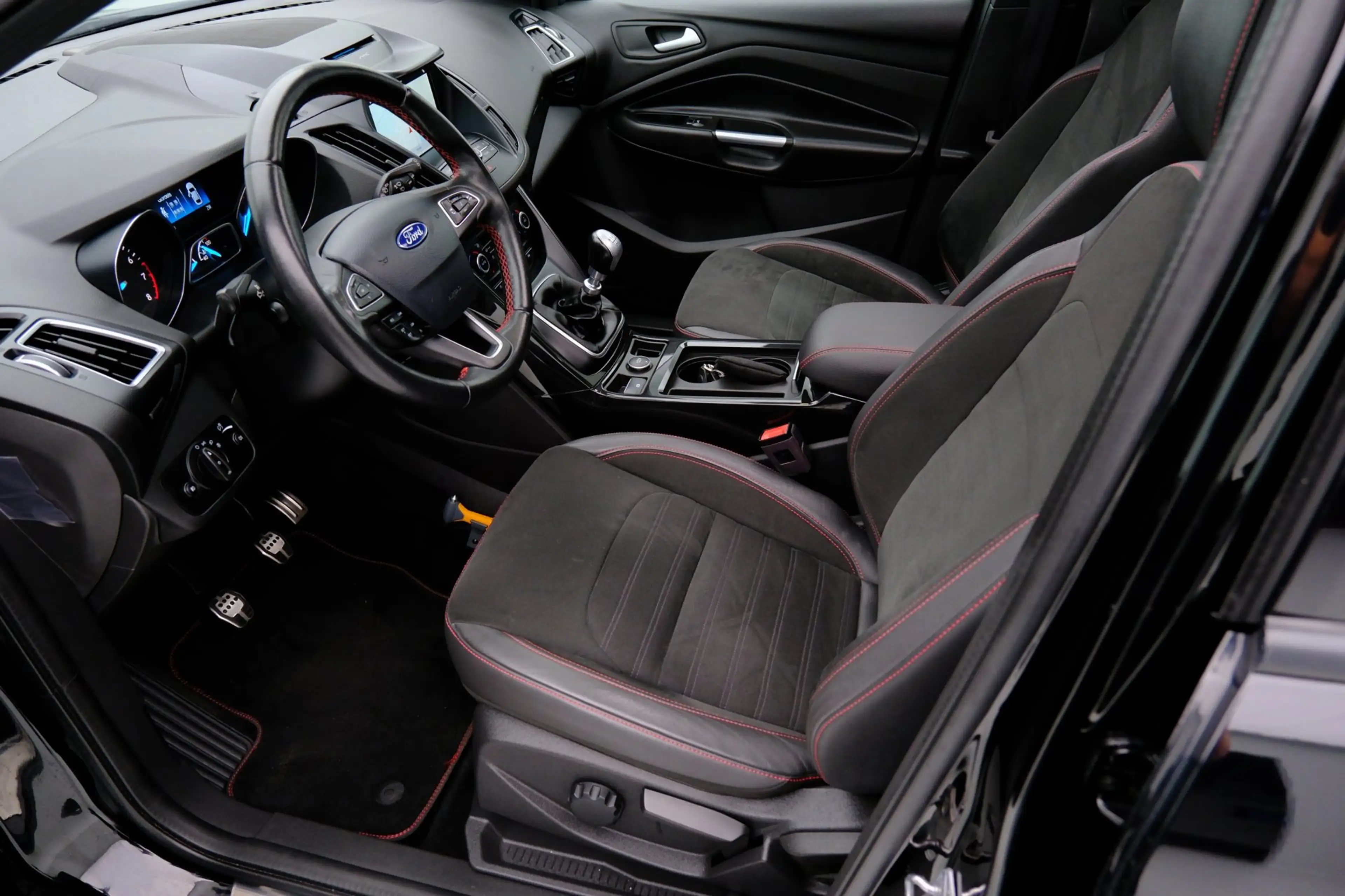 Ford Kuga 1.5 EcoBoost ST Line Pano|1e Eig!|Leder-alcantara| — photo 2