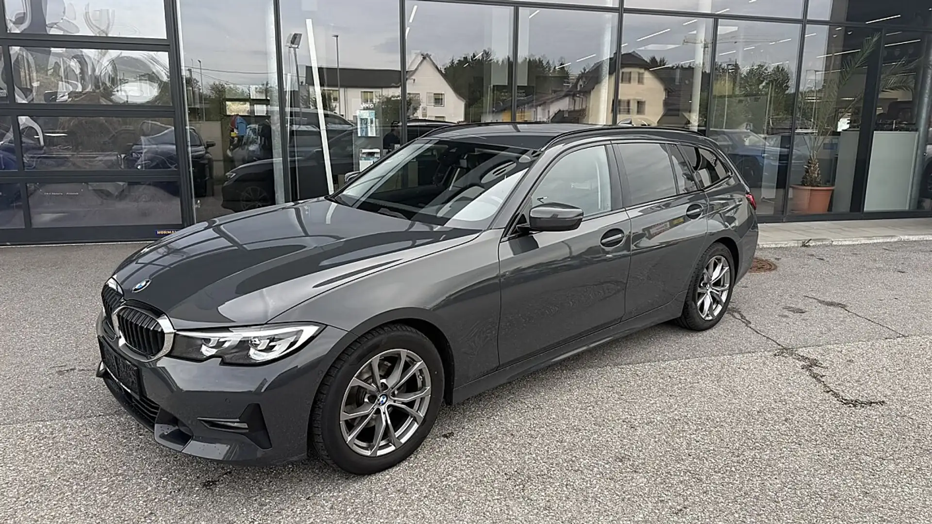 BMW 320 d Touring 48 V Mild-Hybrid-Technologie Aut. Spo... Grau - 2