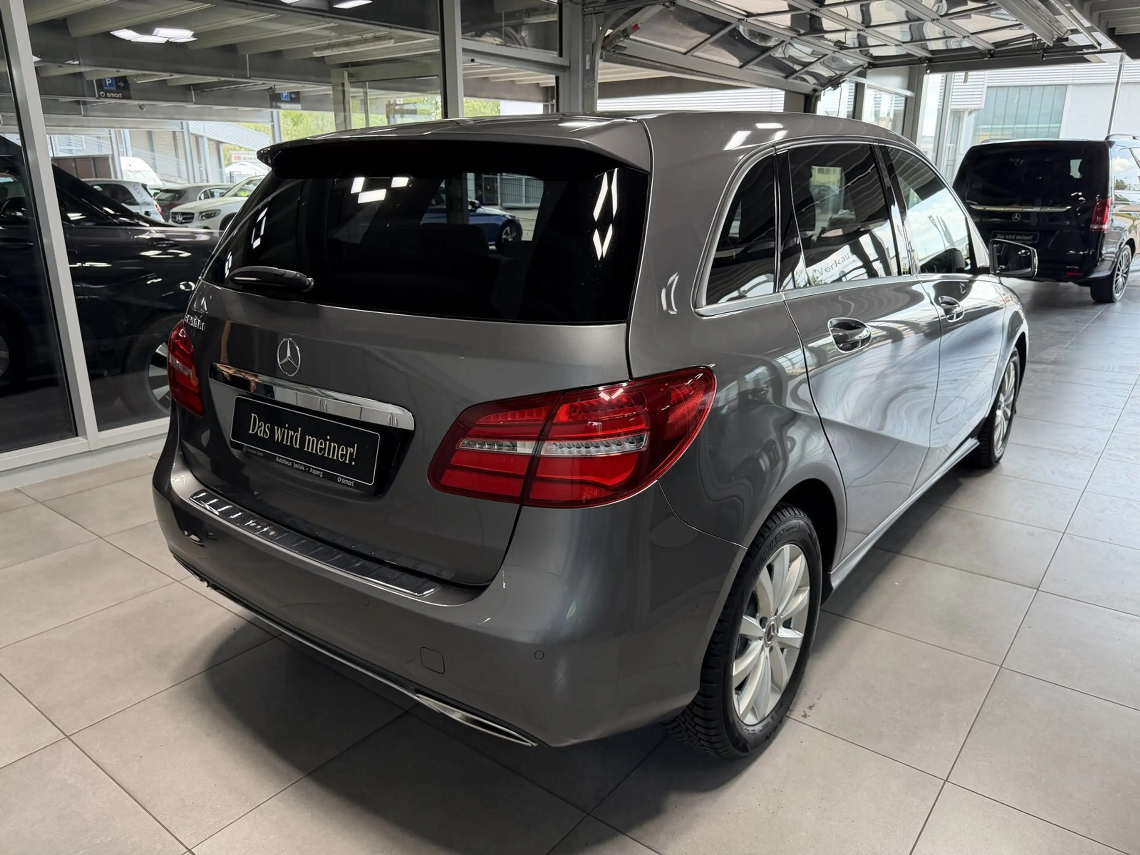 Mercedes-Benz B 200 d Urban LED NAVI PDC&KAM KLIMA+AMBIENTE+SHZ — photo 5