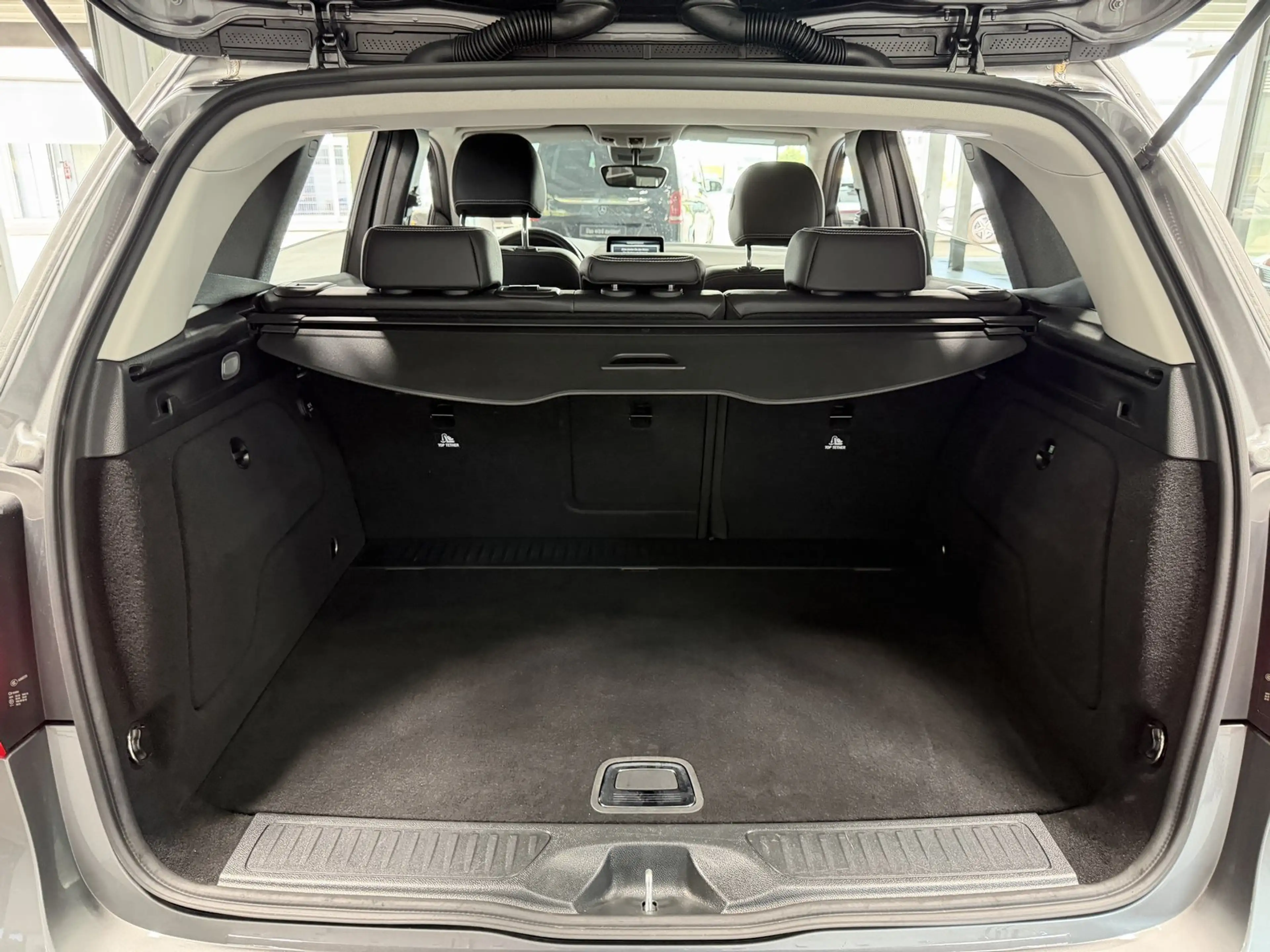 Mercedes-Benz B 200 d Urban LED NAVI PDC&KAM KLIMA+AMBIENTE+SHZ — photo 12