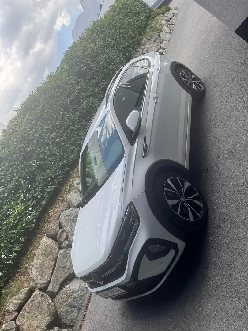 Volkswagen Taigo Taigo 1,0 TSI R-Line DSG Aut. R-Line Weiß - 1