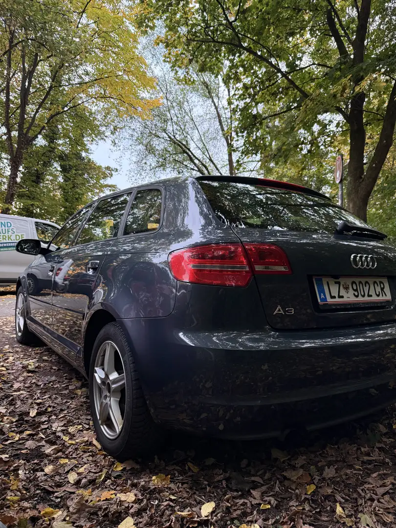 Audi A3 SB 1,2 TFSI Attraction Grau - 2