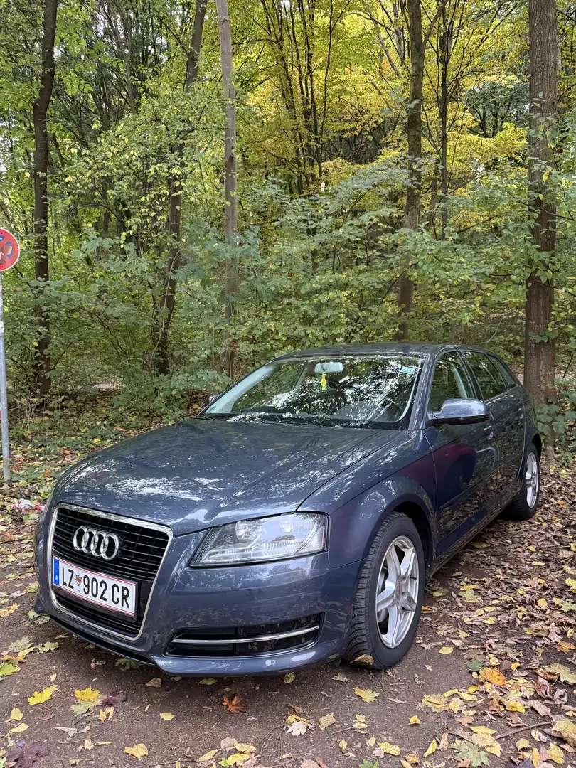 Audi A3 SB 1,2 TFSI Attraction Grau - 1