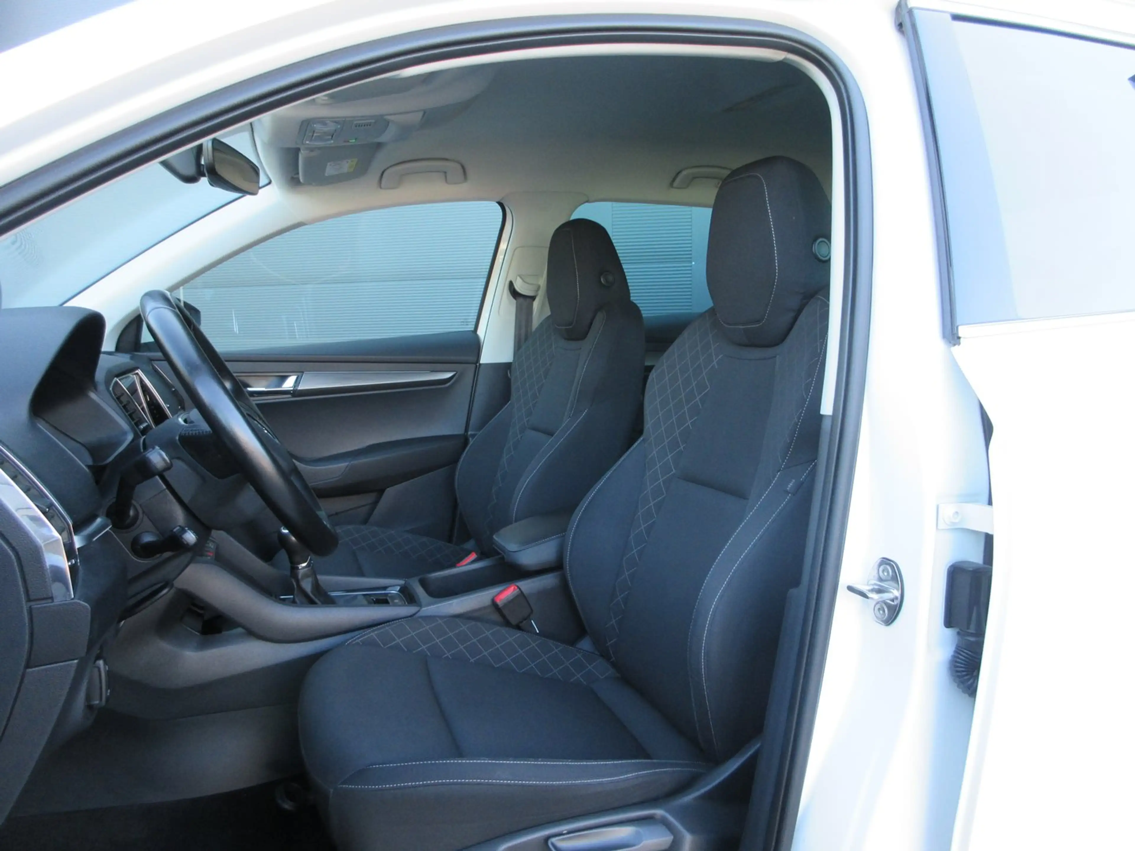 Skoda Karoq Ambition SC TSI — photo 11