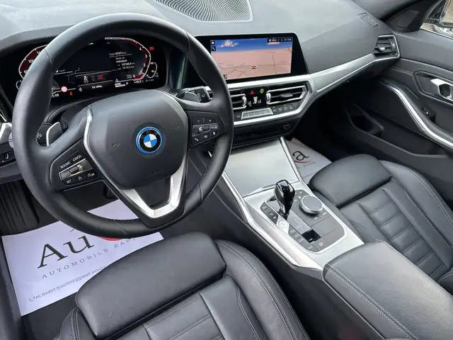 BMW 3 Series view 11