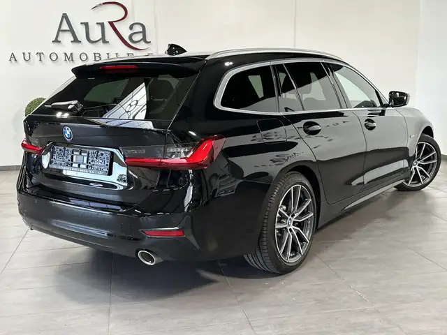 BMW 3 Series view 4