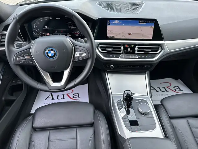 BMW 3 Series view 14