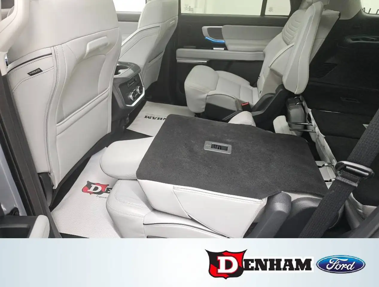 Ford Expedition снимка Ford Expedition