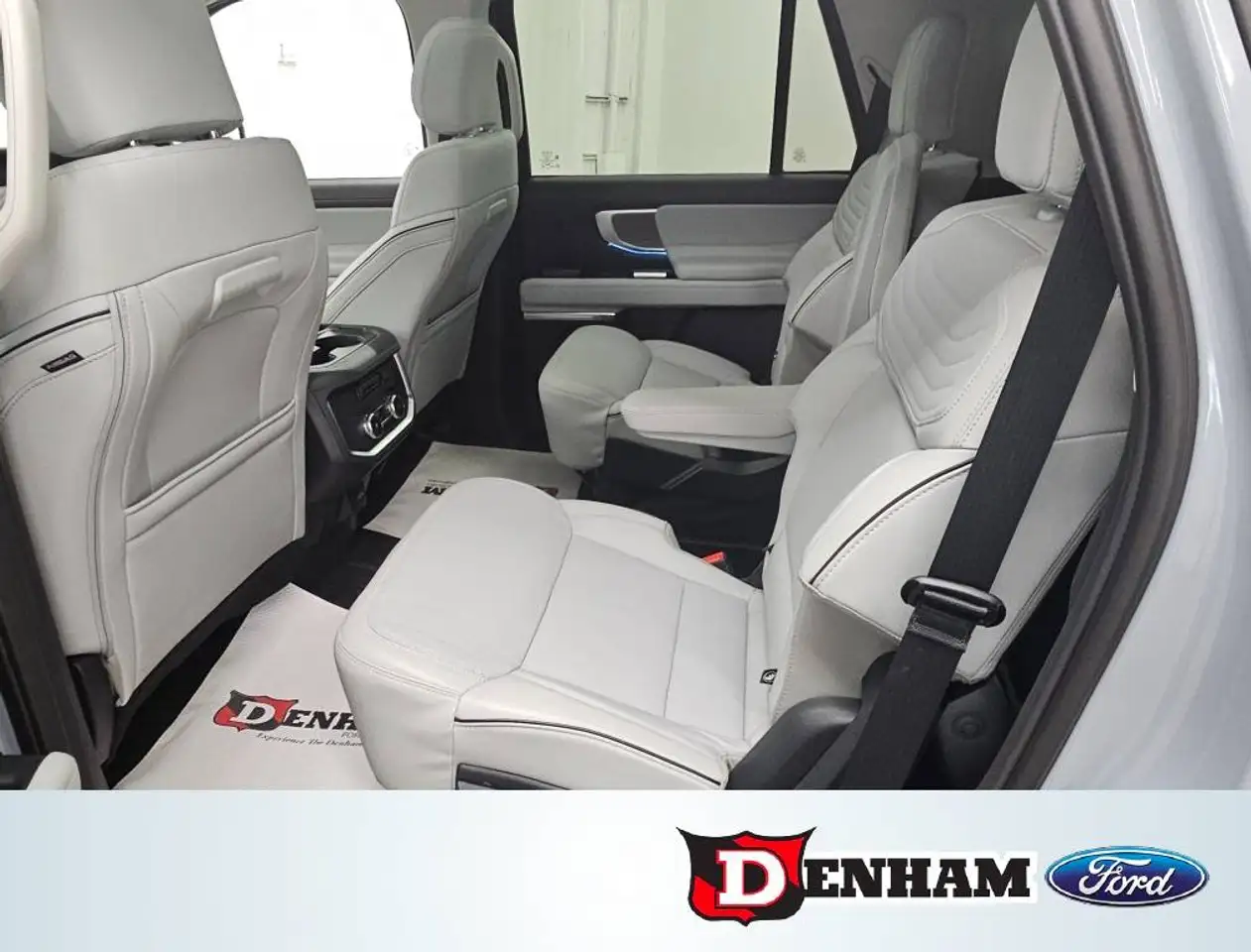 Ford Expedition снимка Ford Expedition