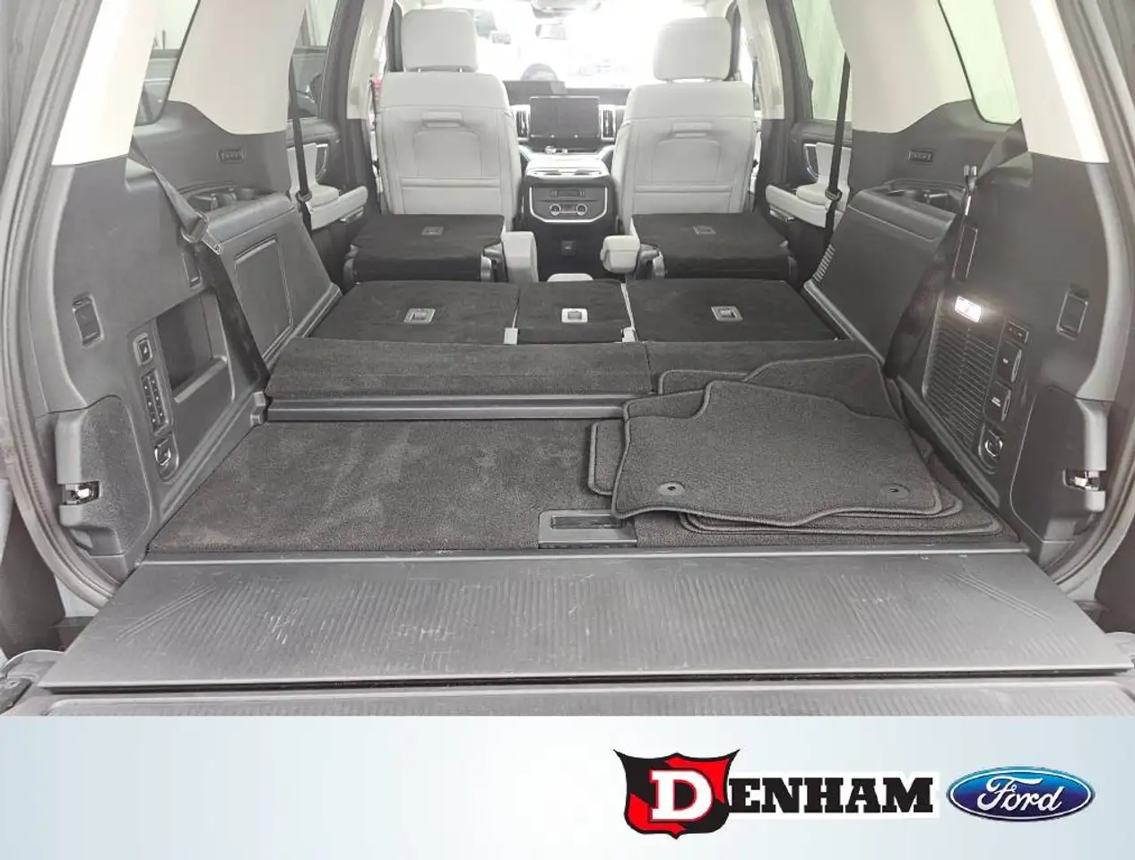 Ford Expedition снимка Ford Expedition