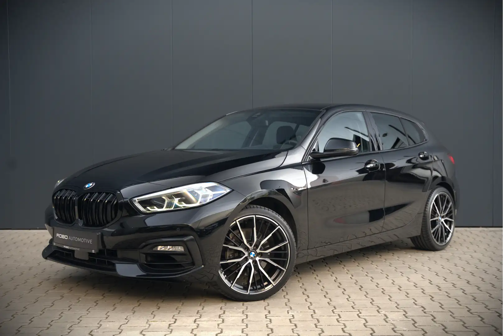 BMW 118 1-serie 118i High Executive Edition | Virtual Dash Schwarz - 1