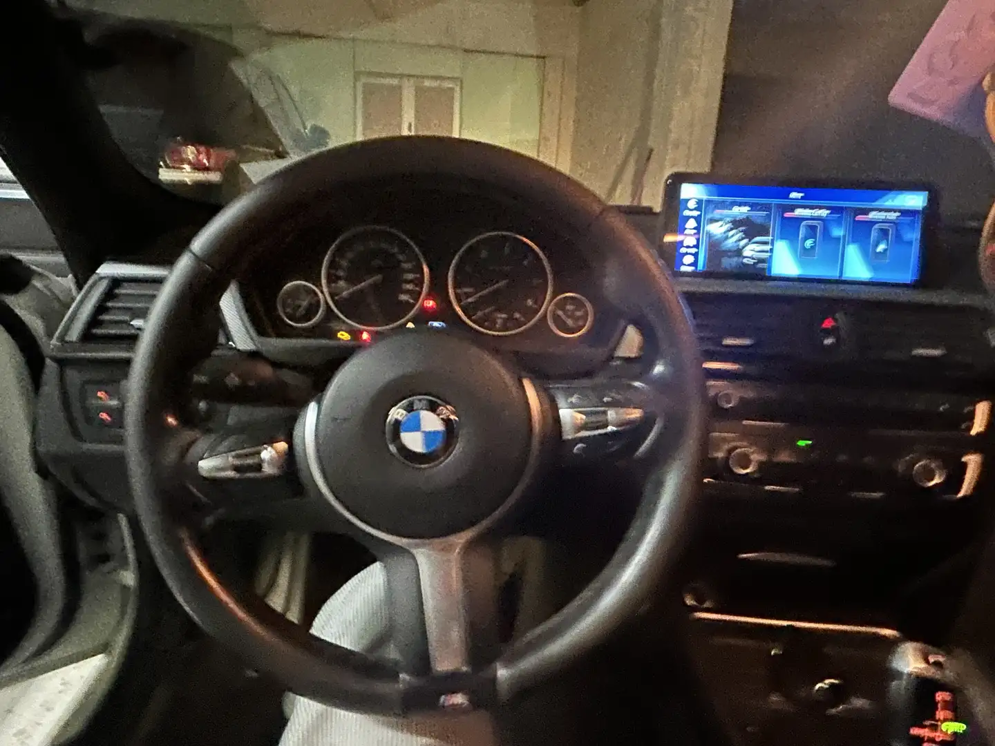 BMW 318 Touring dA - 1