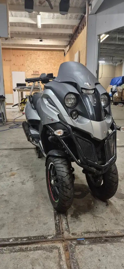 Gilera Fuoco 500 IE Plateado - 1
