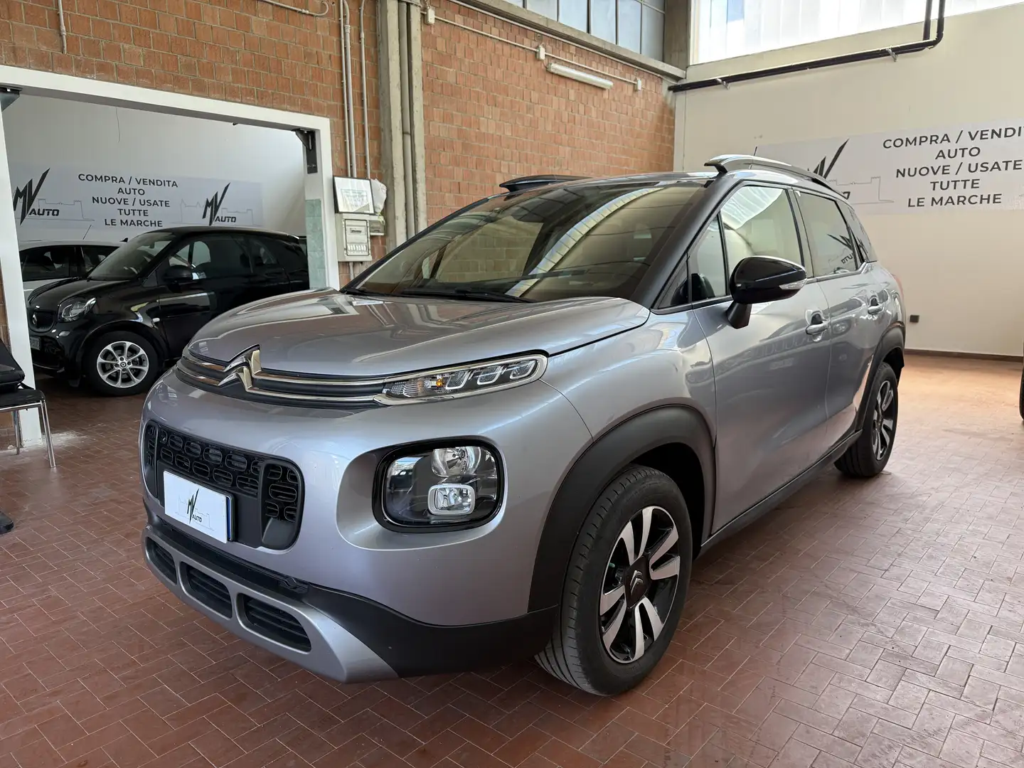 Citroen C3 Aircross 1.2 puretech Shine s&s 110cv unico proprietario - 1