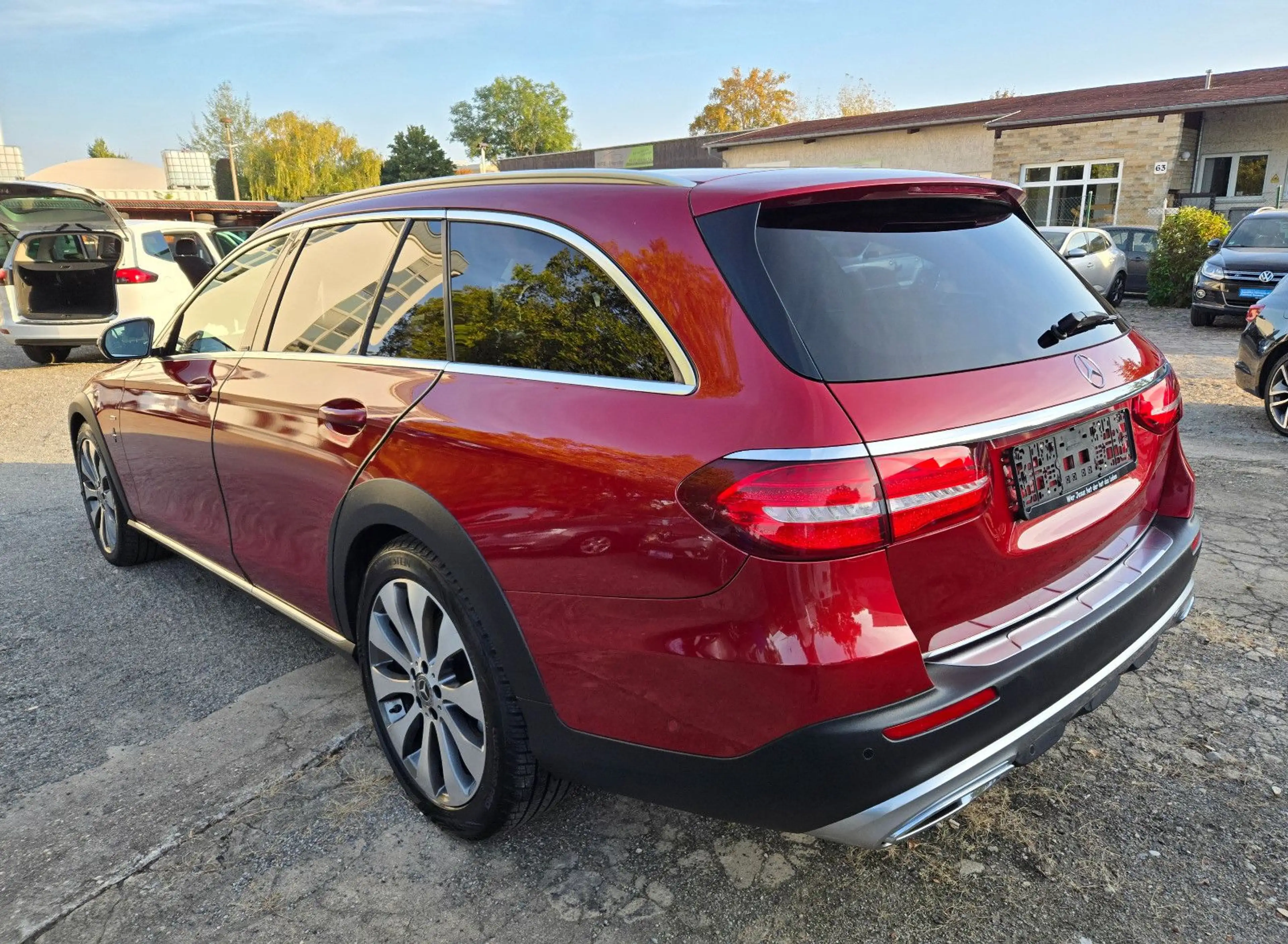 Mercedes-Benz E 350 E T 4Matic All-Terrain / Avantgarde — photo 4
