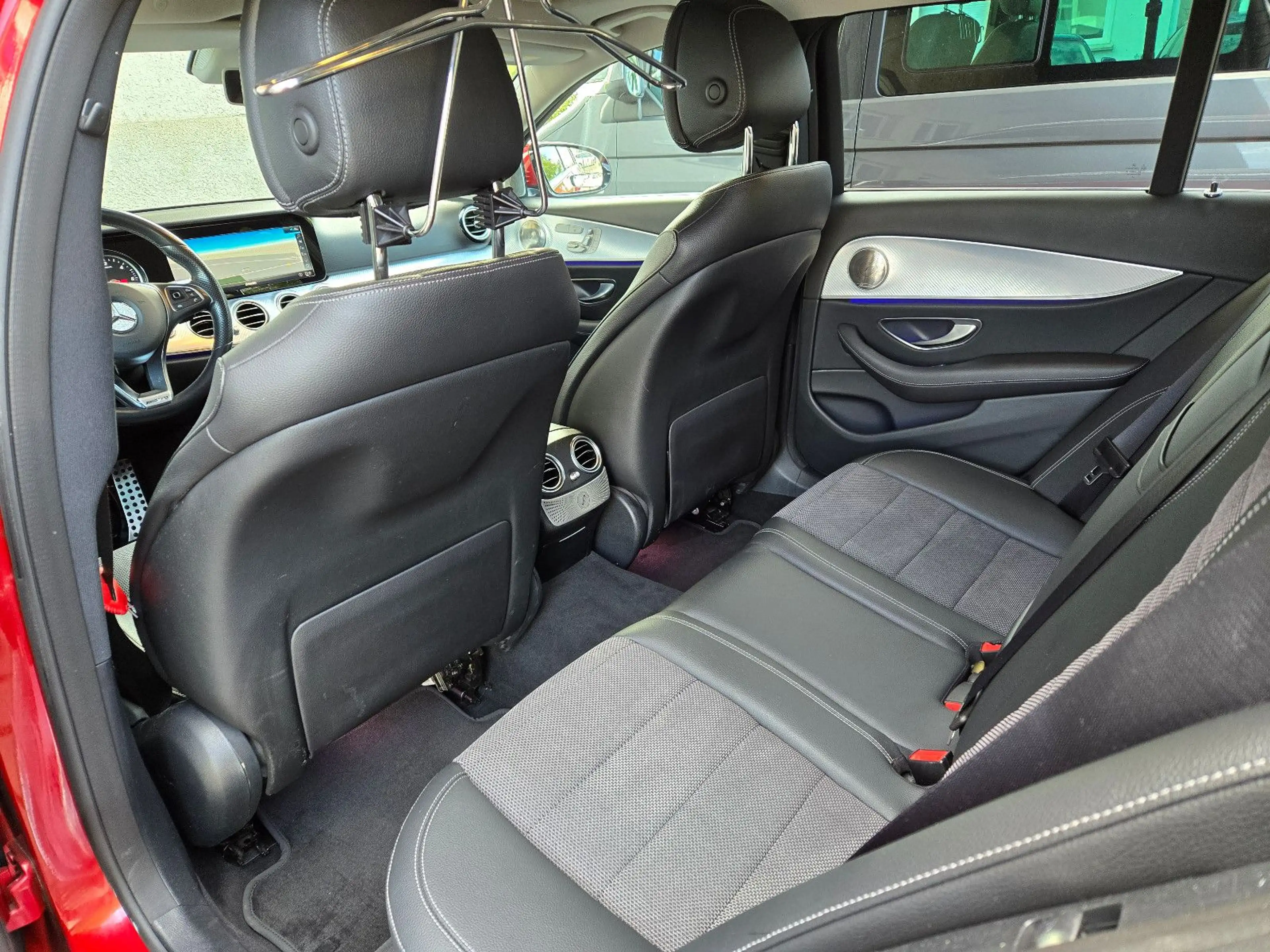 Mercedes-Benz E 350 E T 4Matic All-Terrain / Avantgarde — photo 13