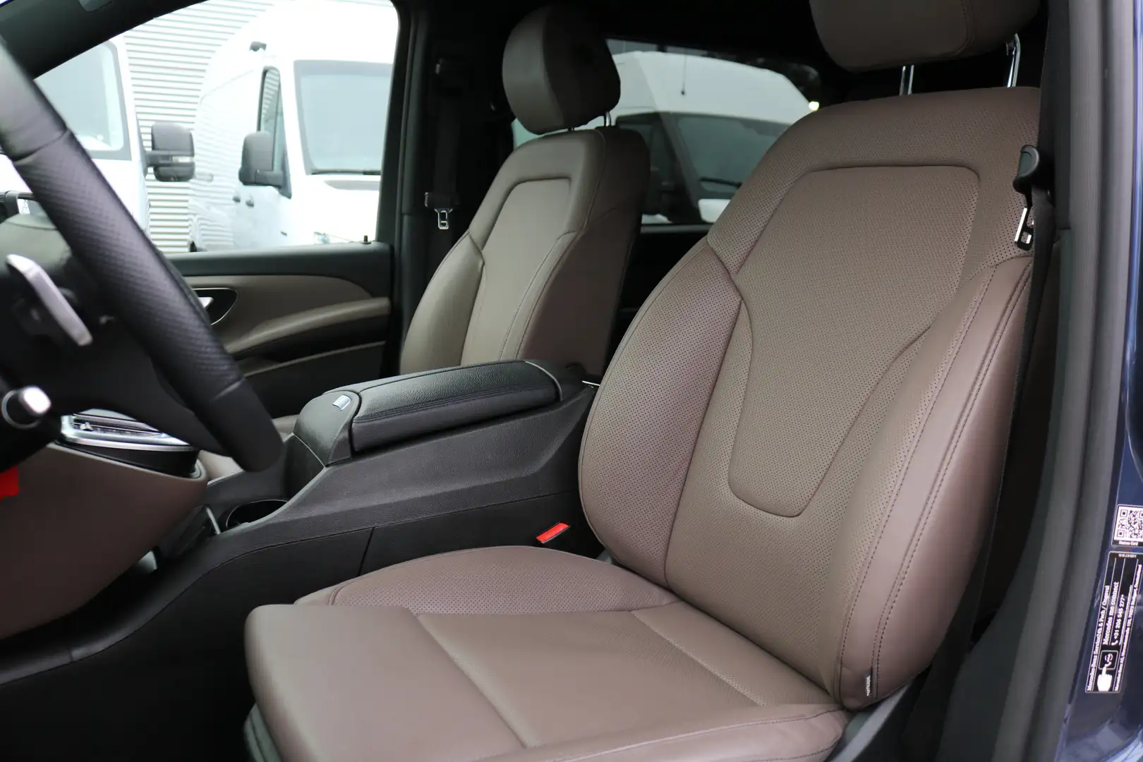 Mercedes-Benz V 300 300d XL DC Avantgarde Edition AMG Airmatic Burmest Bleu - 2