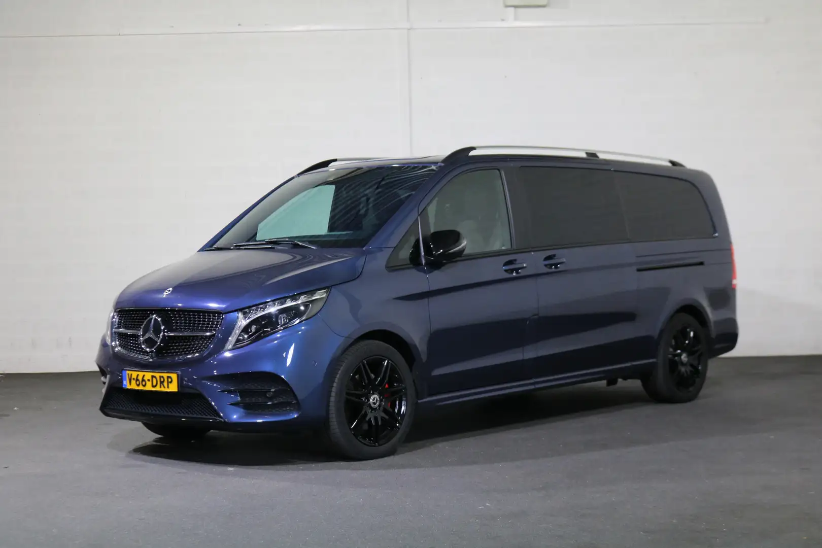 Mercedes-Benz V 300 300d XL DC Avantgarde Edition AMG Airmatic Burmest Bleu - 1