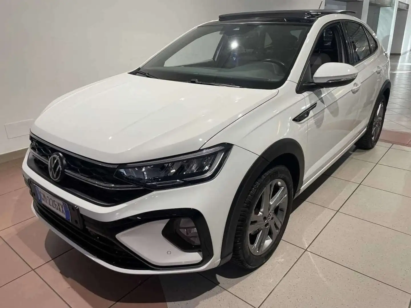 Volkswagen Taigo 1.0 TSI 110 CV R-Line Blanc - 1