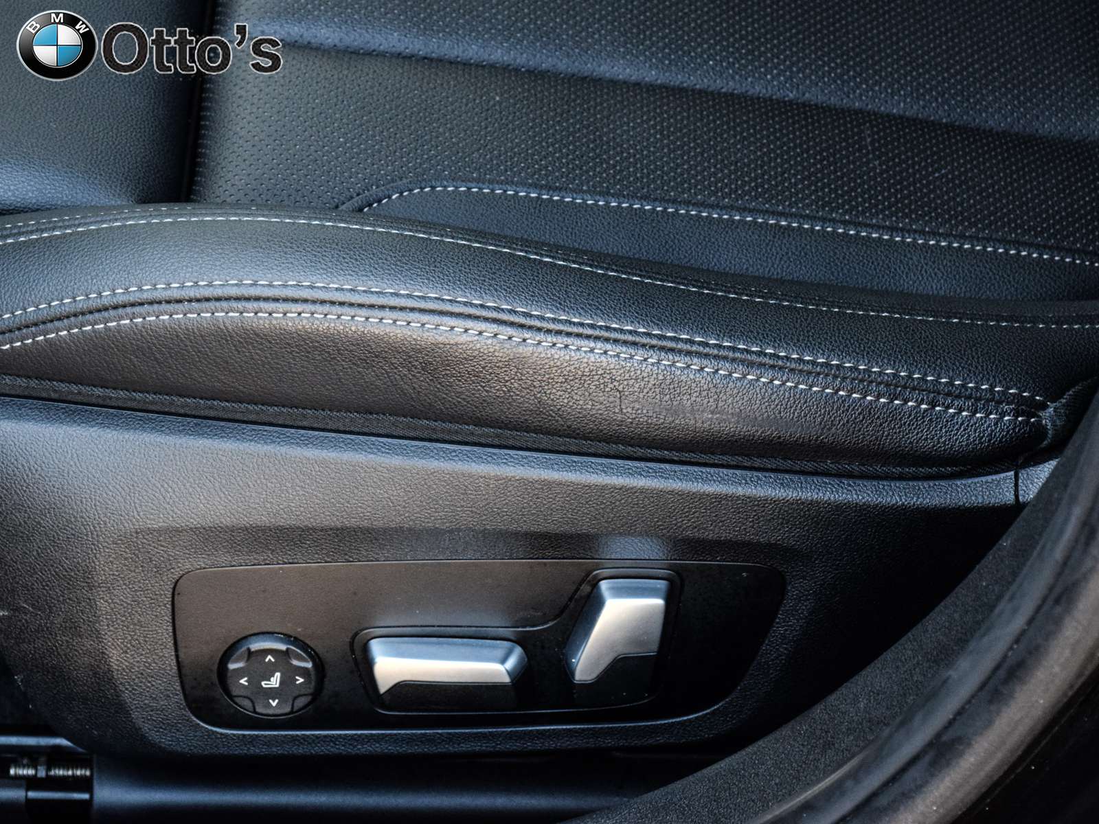 2023 BMW 3 Series xDrive Sedan thumb 29