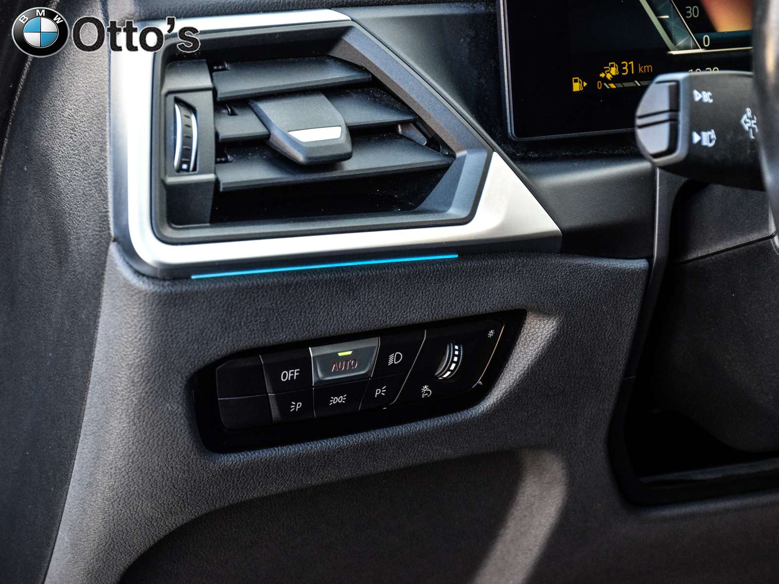 2023 BMW 3 Series xDrive Sedan thumb 28