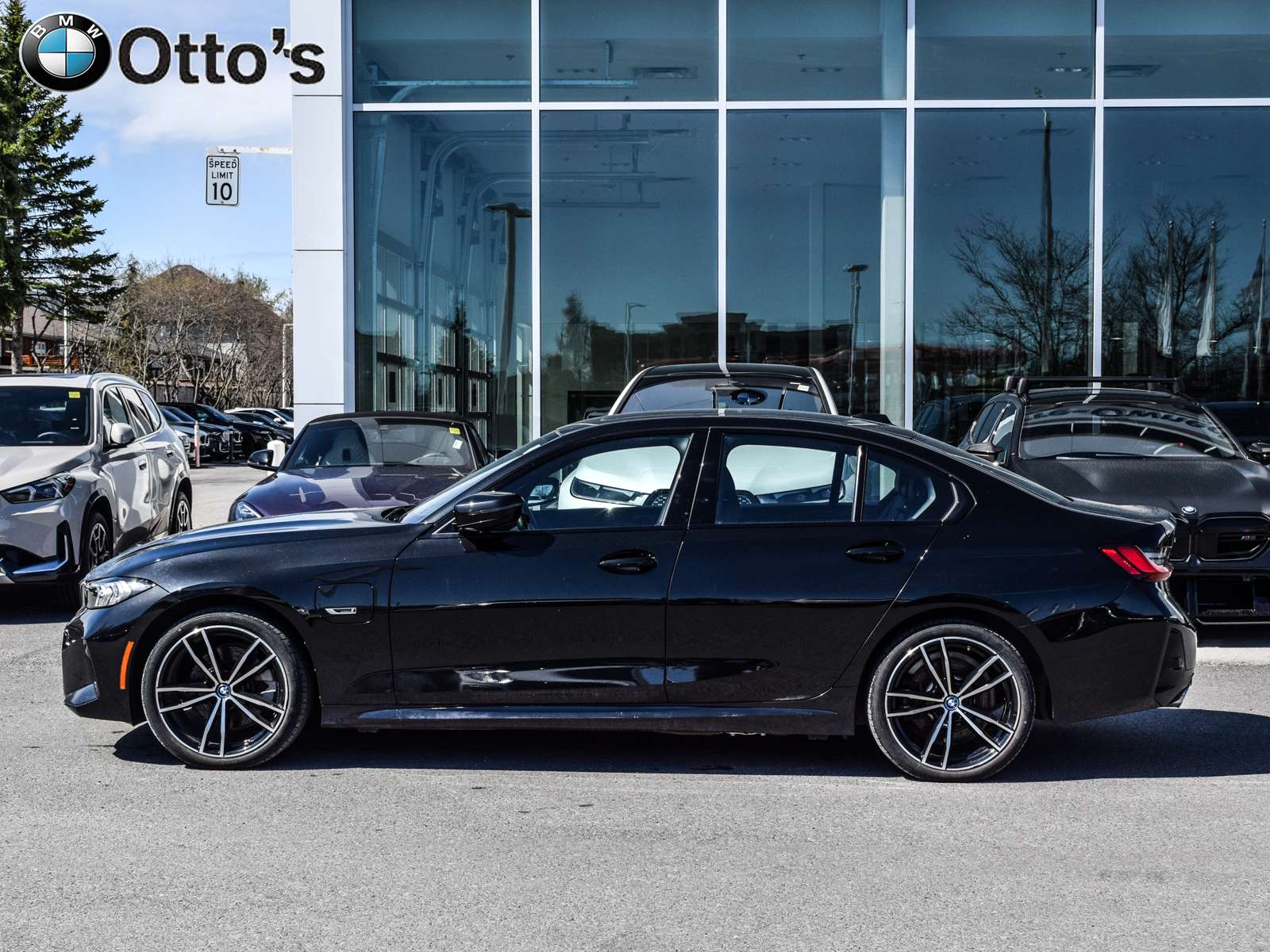 2023 BMW 3 Series xDrive Sedan alt 4