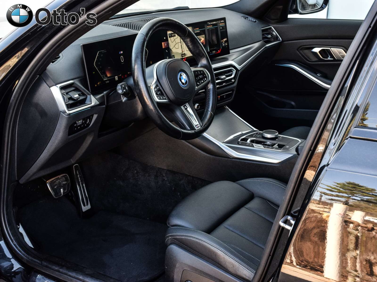 2023 BMW 3 Series xDrive Sedan thumb 12