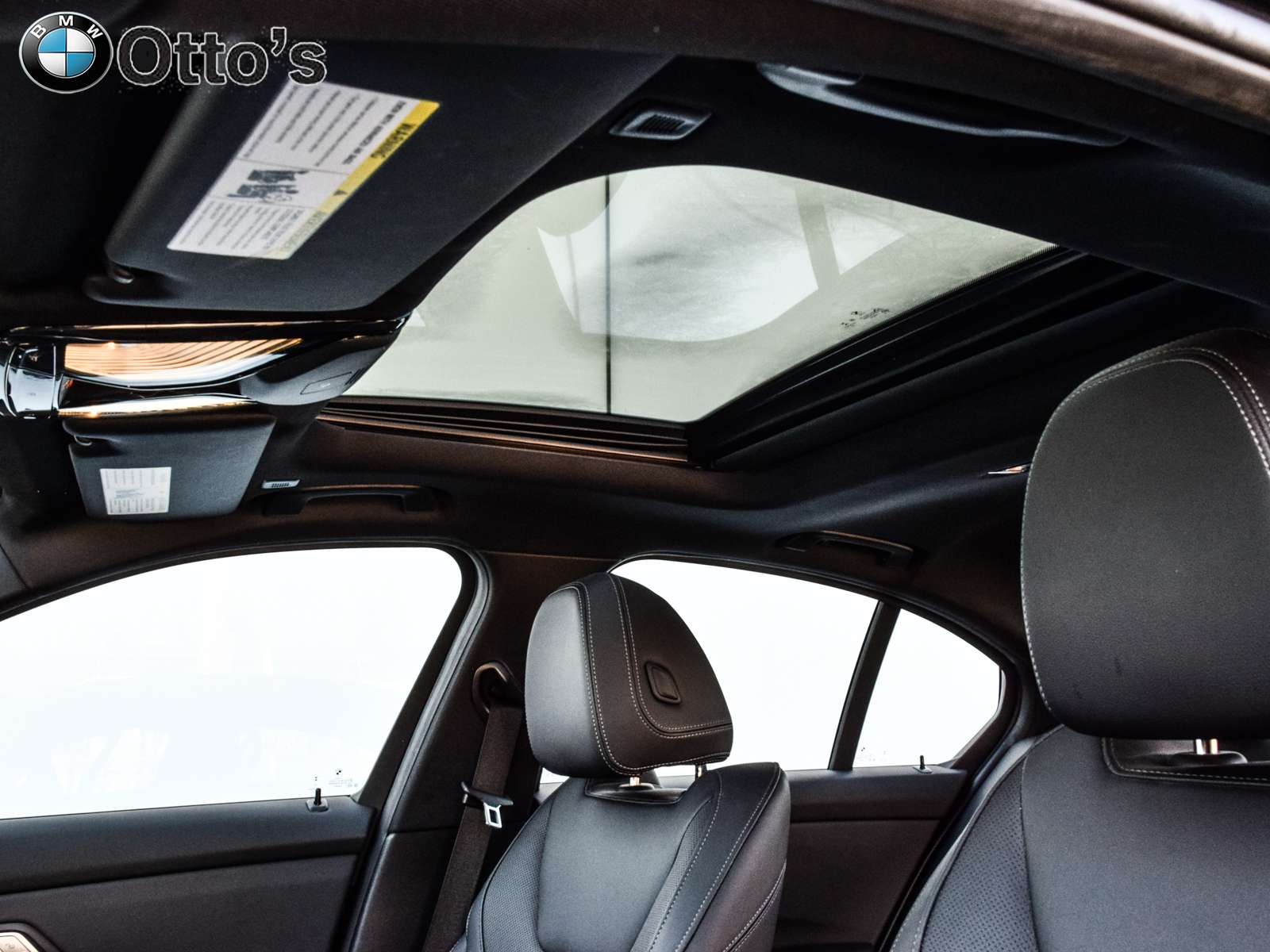2023 BMW 3 Series xDrive Sedan thumb 32